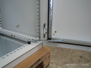 Control cabinet hinge, Lippert box